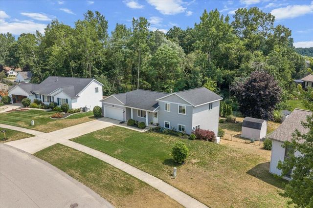 1338 Scott Creek Drive Ne, Plainfield Twp, MI 49306