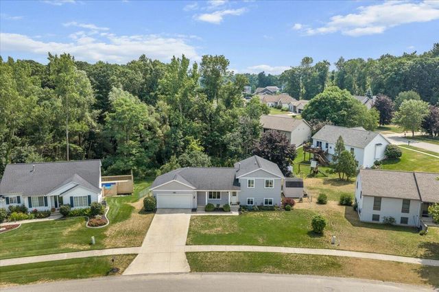 1338 Scott Creek Drive Ne, Plainfield Twp, MI 49306