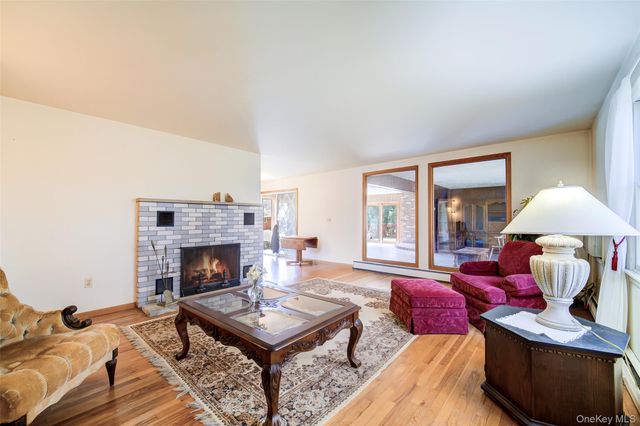 289 Shenandoah Road, Hopewell Junction, NY 12533
