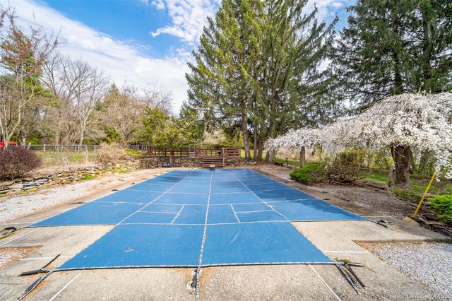 289 Shenandoah Road, Hopewell Junction, NY 12533