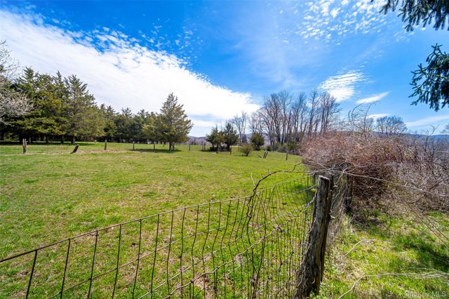 289 Shenandoah Road, Hopewell Junction, NY 12533