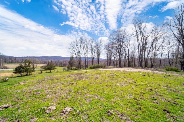289 Shenandoah Road, Hopewell Junction, NY 12533