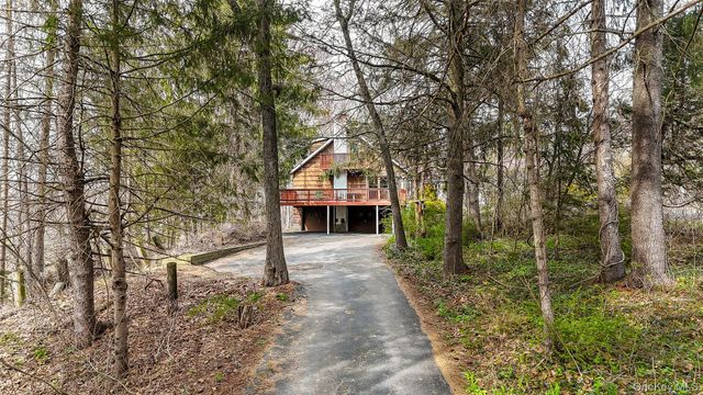289 Shenandoah Road, Hopewell Junction, NY 12533