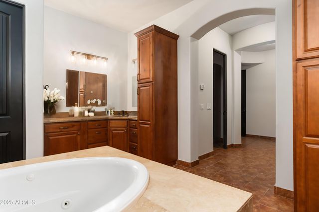 6737 E Rockaway Hills Drive, Cave Creek, AZ 85331