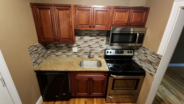 195 Thomas Burgin Pkwy 301, Quincy, MA 02169