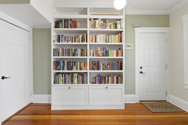 19 Rill St 1, Boston, MA 02125