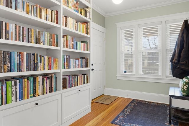 19 Rill St 1, Boston, MA 02125