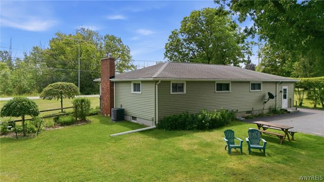 1320 Girdle Road, Elma, NY 14059