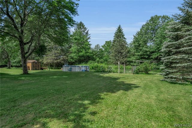 1320 Girdle Road, Elma, NY 14059