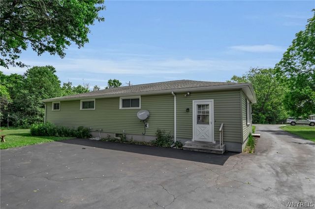 1320 Girdle Road, Elma, NY 14059