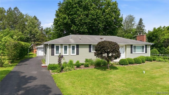 1320 Girdle Road, Elma, NY 14059