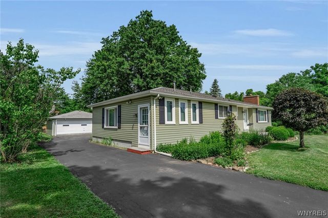 1320 Girdle Road, Elma, NY 14059