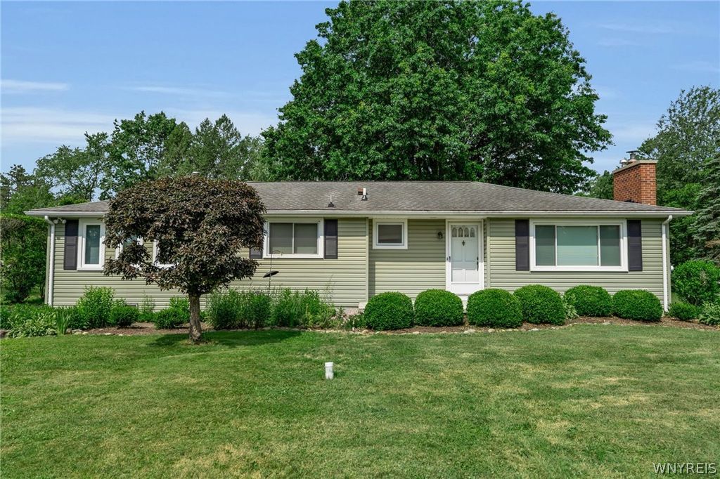 1320 Girdle Road, Elma, NY 14059