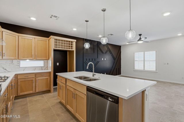 918 BROMYARD Drive, Horizon City, TX 79928