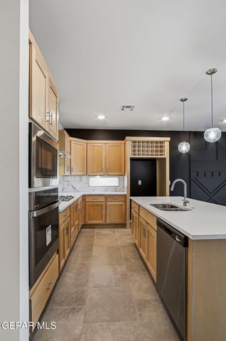 918 BROMYARD Drive, Horizon City, TX 79928