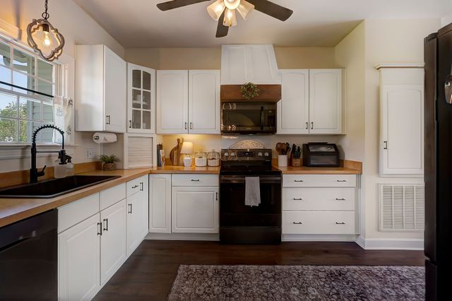 2301 Harkreader Rd, Mount Juliet, TN 37122