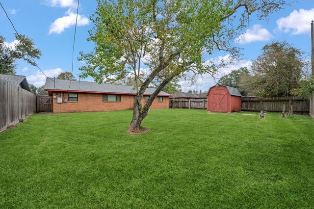 2803 Newcastle Drive, Baytown, TX 77521