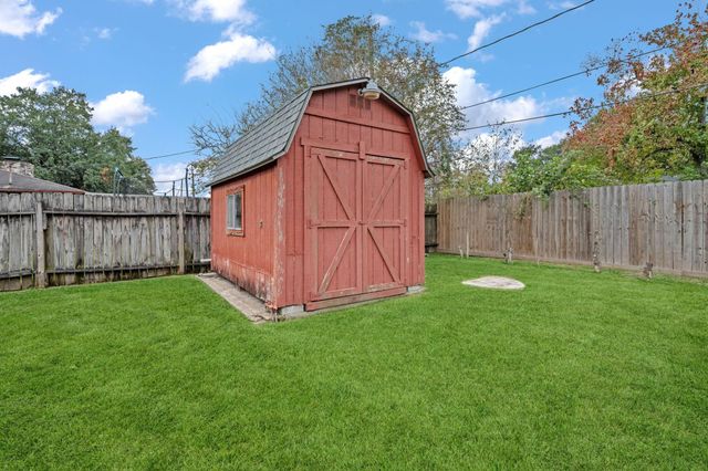 2803 Newcastle Drive, Baytown, TX 77521