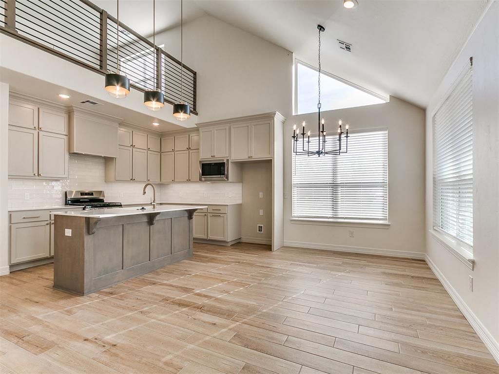 Image 2 of property listing at 9404 NW 75th Street, Yukon, OK 73099