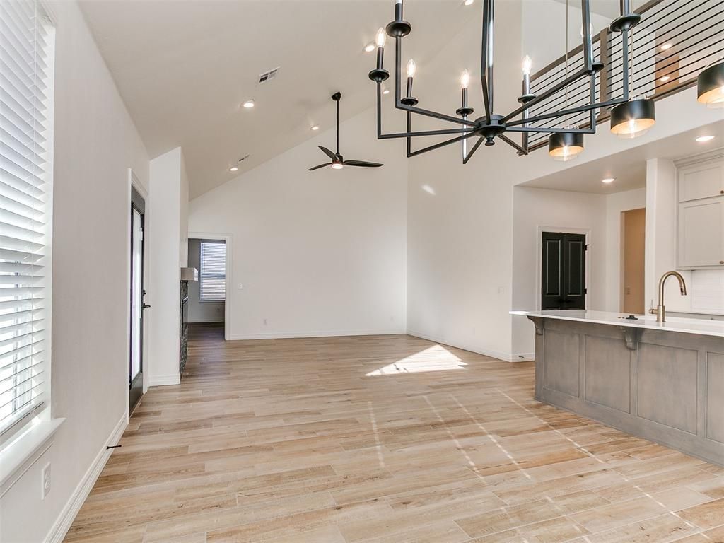 Image 17 of property listing at 9404 NW 75th Street, Yukon, OK 73099