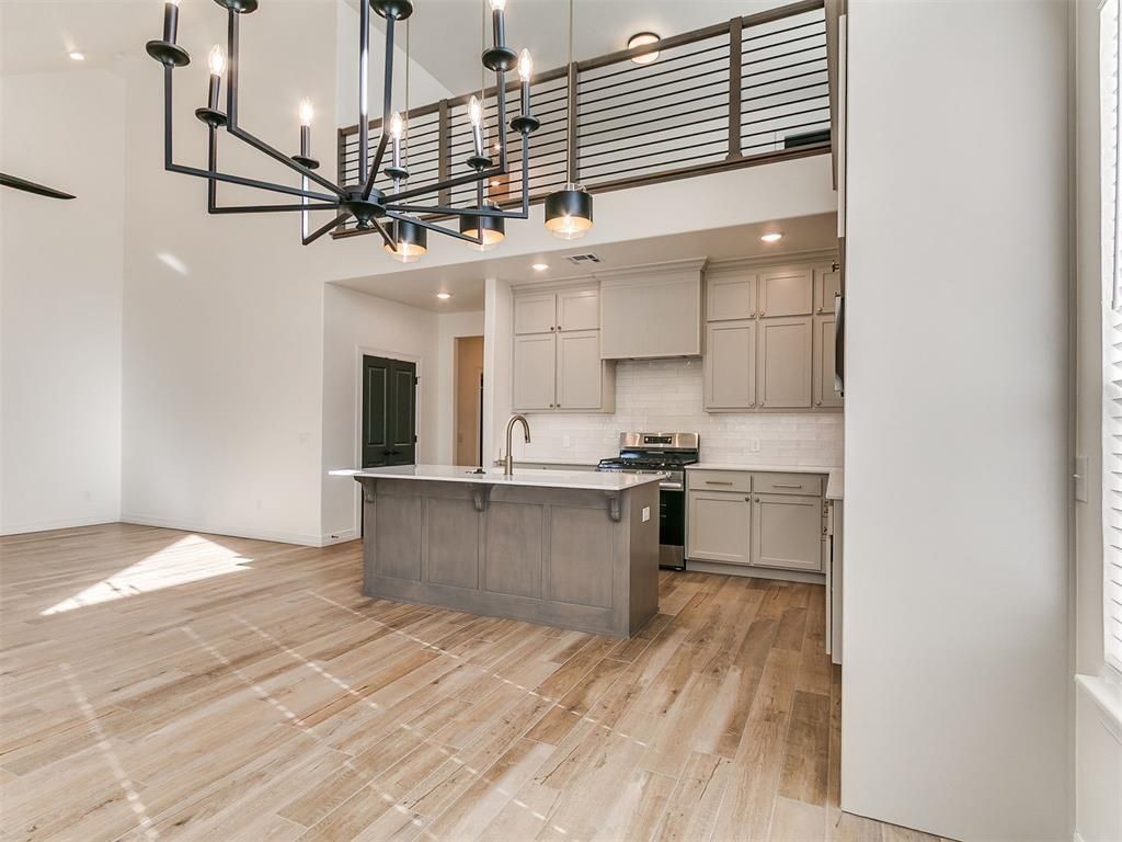 Image 18 of property listing at 9404 NW 75th Street, Yukon, OK 73099