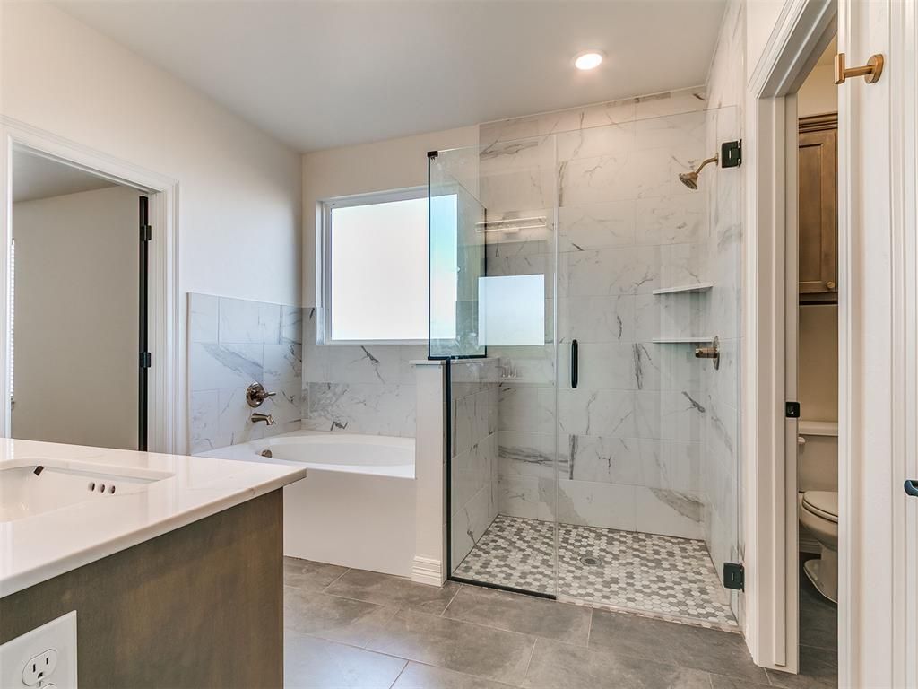 Image 27 of property listing at 9404 NW 75th Street, Yukon, OK 73099