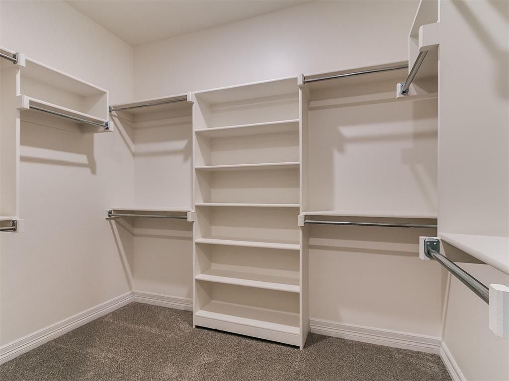 Image 30 of property listing at 9404 NW 75th Street, Yukon, OK 73099