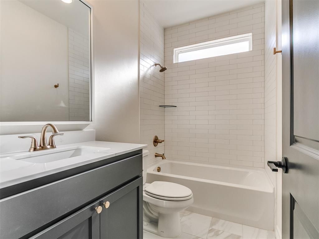 Image 35 of property listing at 9404 NW 75th Street, Yukon, OK 73099