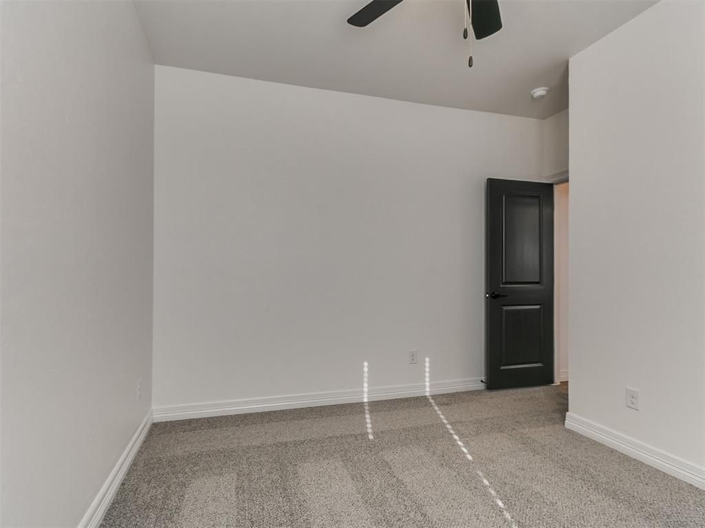 Image 38 of property listing at 9404 NW 75th Street, Yukon, OK 73099