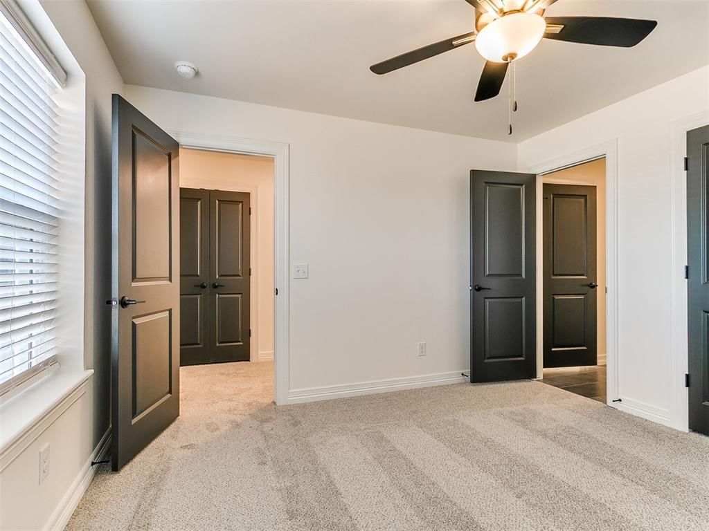 Image 41 of property listing at 9404 NW 75th Street, Yukon, OK 73099