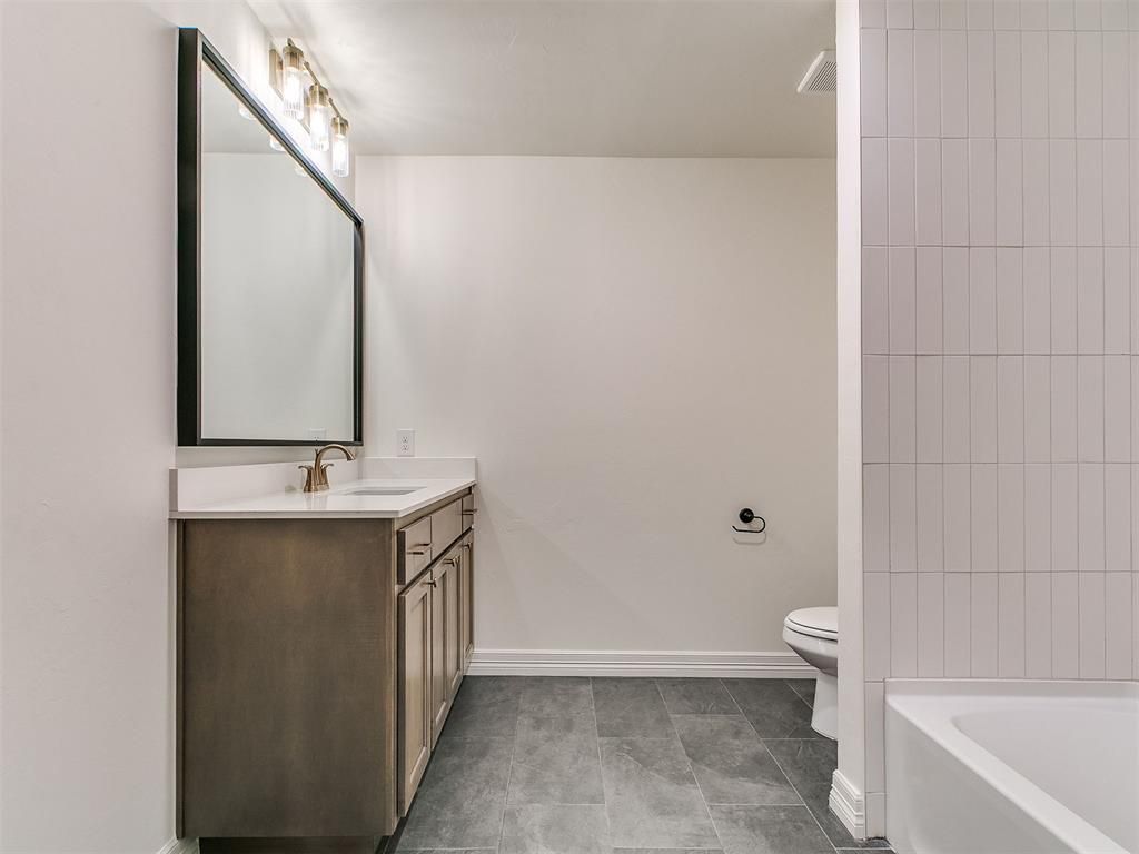 Image 43 of property listing at 9404 NW 75th Street, Yukon, OK 73099