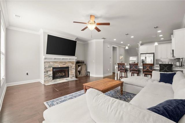 120 Laurel Crest Alley, Suwanee, GA 30024