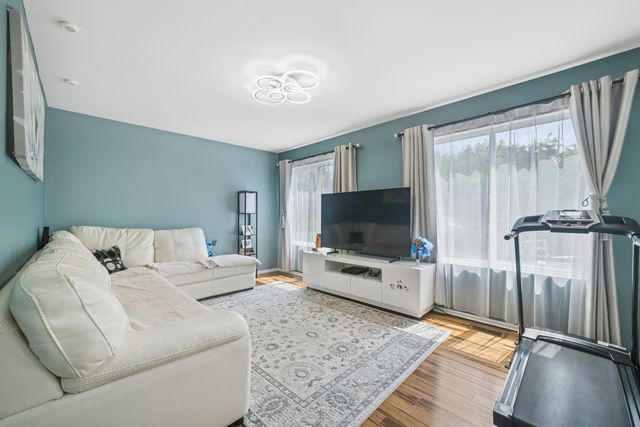 560 Canterbury Lane, Pingree Grove, IL 60140