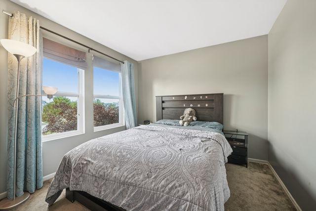 560 Canterbury Lane, Pingree Grove, IL 60140