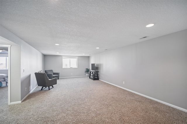 1459 Indigo Drive SE, Altoona, IA 50009