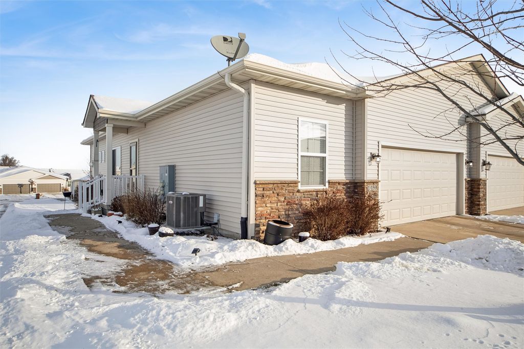 1459 Indigo Drive SE, Altoona, IA 50009