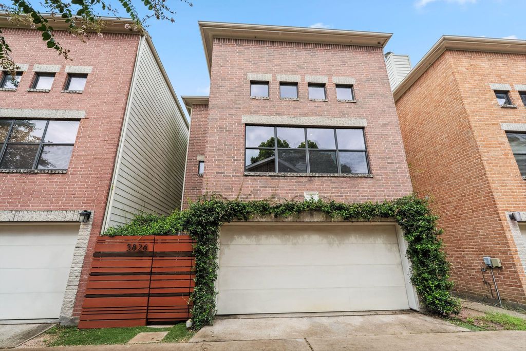 5826 Larkin Street, Houston, TX 77007