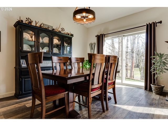 39464 Walterville Ln, Springfield, OR 97478