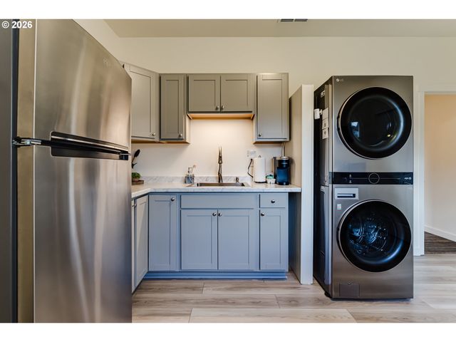 39464 Walterville Ln, Springfield, OR 97478