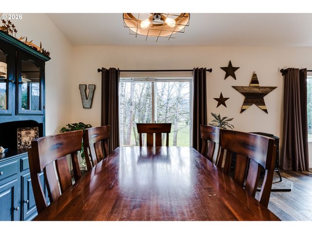 39464 Walterville Ln, Springfield, OR 97478