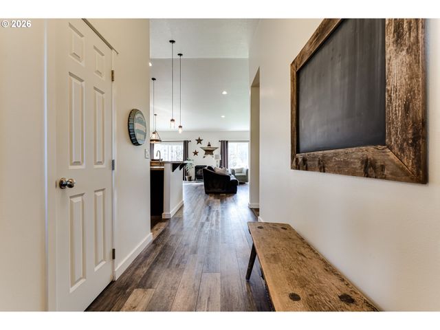 39464 Walterville Ln, Springfield, OR 97478