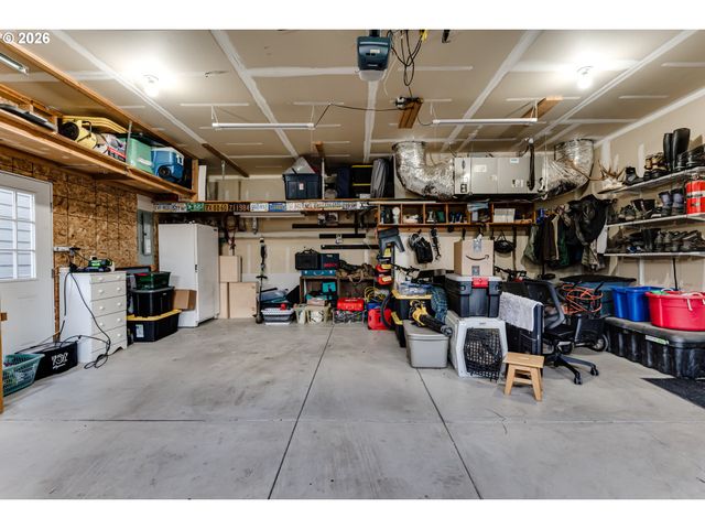 39464 Walterville Ln, Springfield, OR 97478