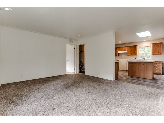 39464 Walterville Ln, Springfield, OR 97478