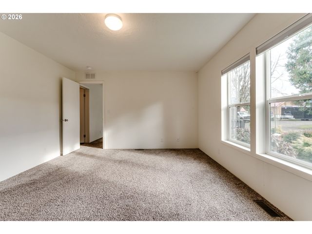 39464 Walterville Ln, Springfield, OR 97478