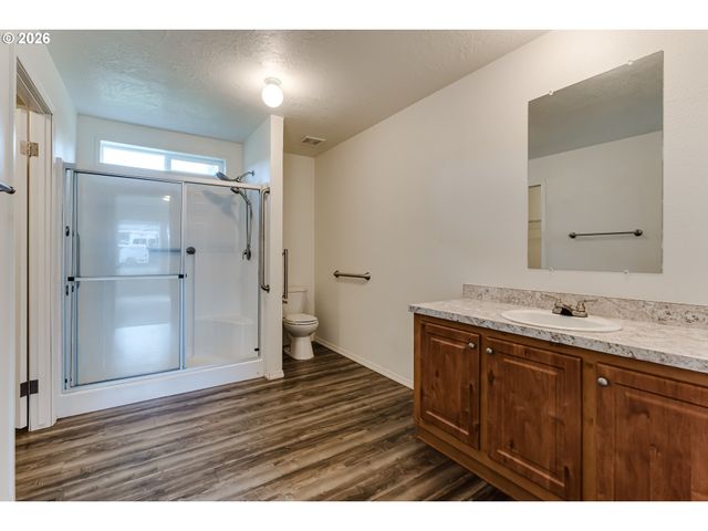 39464 Walterville Ln, Springfield, OR 97478