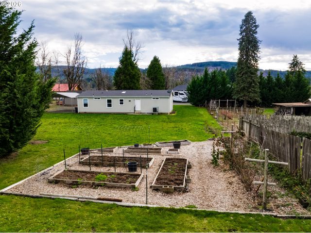 39464 Walterville Ln, Springfield, OR 97478