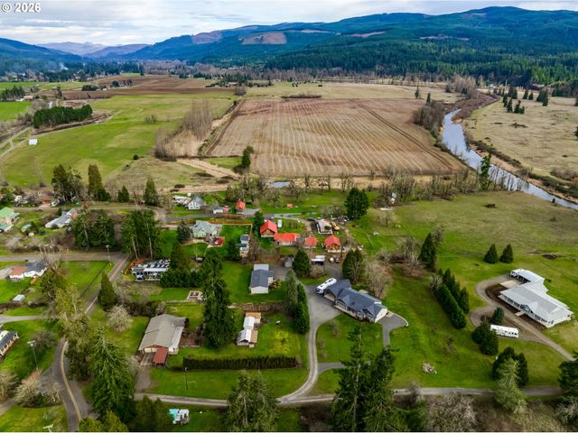 39464 Walterville Ln, Springfield, OR 97478