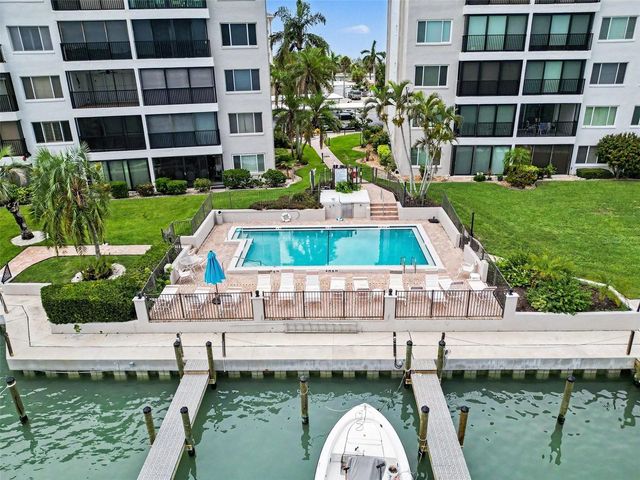 9011 MIDNIGHT PASS ROAD 329, Sarasota, FL 34242