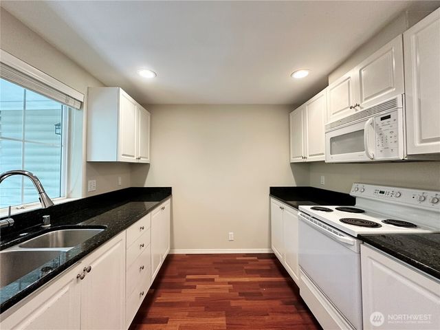 4421 249th SE, Sammamish, WA 98029