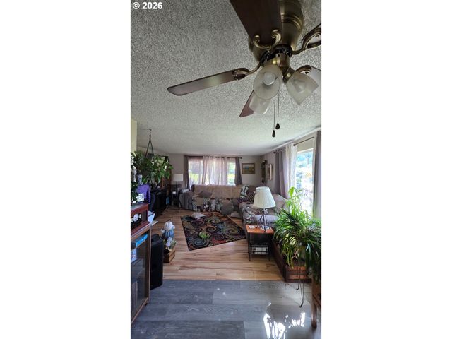 192 RESTON Ave, Winston, OR 97496